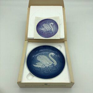 Vintage 1976 Mother's Day Swan Plate